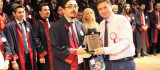 En Başarılı İntern Doktor' Ödülü Dr. İbrahim Halil ÇELİK layık görüldü.